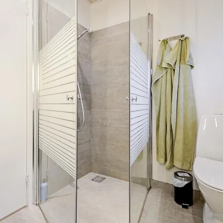 4 Bedroom Stunning In Vakantiehuis Knebel