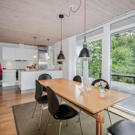 4 Bedroom Stunning In Knebel