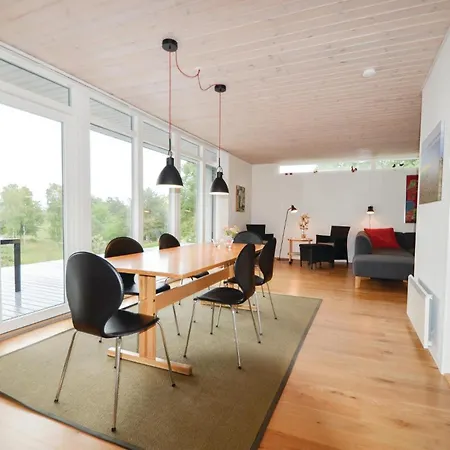 4 Bedroom Stunning In * Knebel